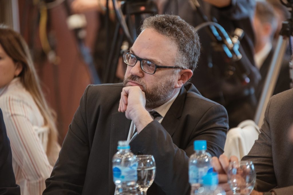 CAC renueva el pedido a Kulfas